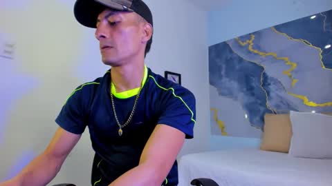 crissex  online show from October 23, 12:04 pm