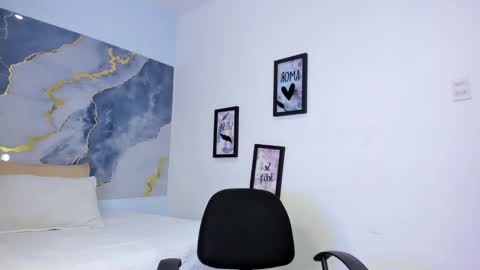 crissex  online show from November 8, 11:43 am