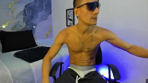 crissex  online show from November 26, 12:17 pm