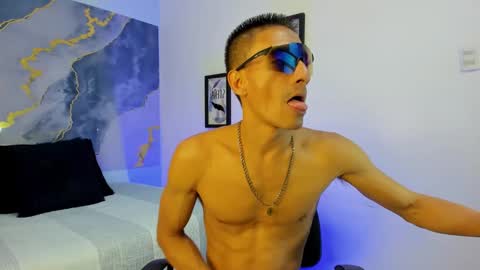 crissex  online show from November 28, 12:41 pm