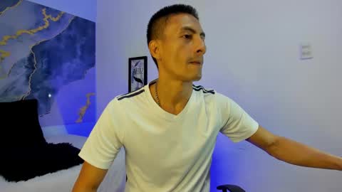 crissex  online show from December 1, 12:21 pm