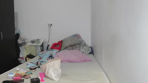 Snapshot of latin_meg chatting on December 3, 6:17 pm M E G A N online show from December 3, 6:17 pm