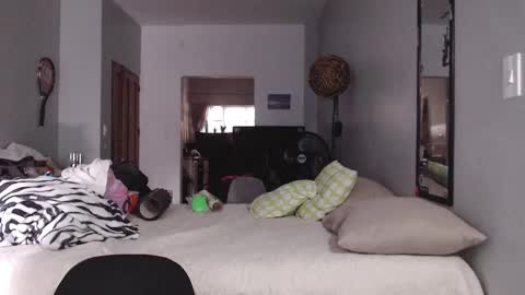 Snapshot of latin_meg chatting on January 16, 2:08 pm M E G A N online show from January 16, 2:08 pm