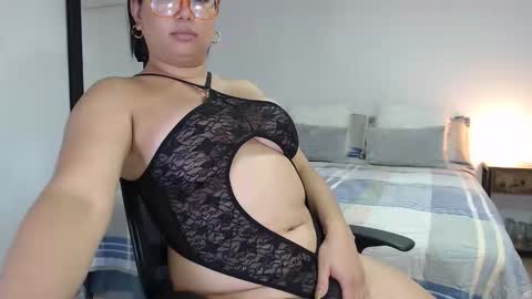 FLOR SALVAJE online show from November 30, 6:23 pm