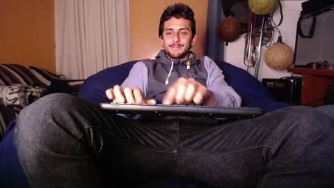 Juanito online show from October 11, 2:11 am