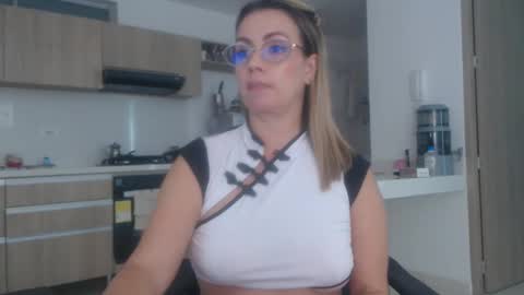 latinpaprika online show from February 16, 2:00 pm