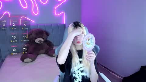 laukyubey1 online show from October 8, 8:39 pm