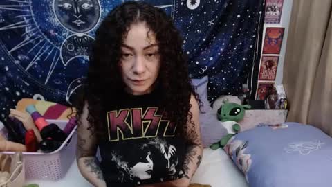  Wen  online show from December 6, 8:18 pm