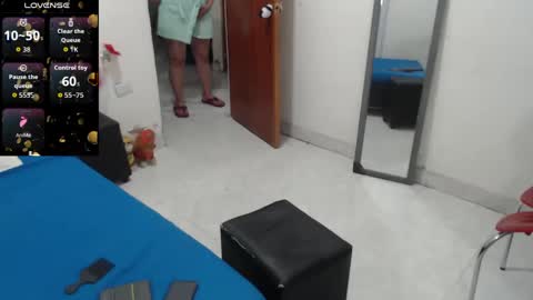 laura_foxx2379 online show from September 14, 12:21 am