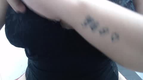  Laura  online show from November 4, 1:16 am