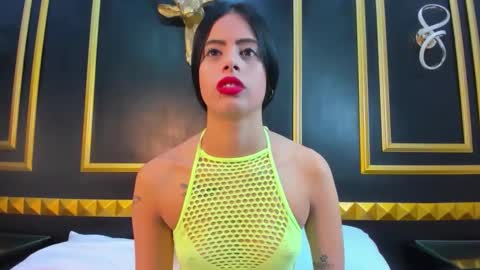 L A U R A online show from November 25, 12:05 pm