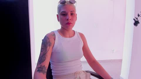 Laura Rose online show from September 11, 5:57 pm