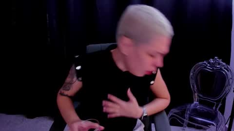 Laura Rose online show from September 17, 1:24 pm