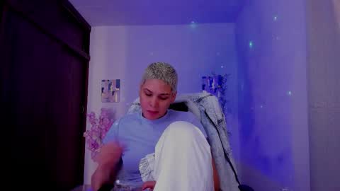 Laura Rose online show from September 26, 2:21 pm