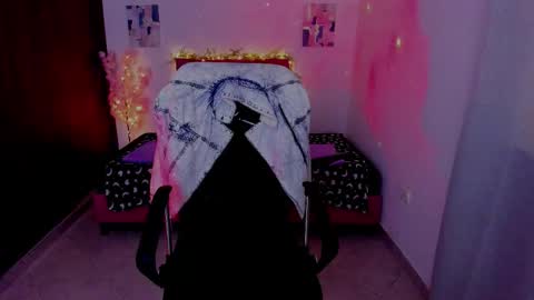 Laura Rose online show from October 6, 11:18 am