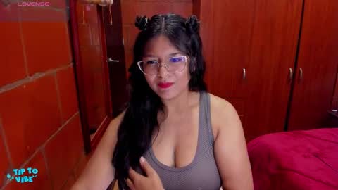 Snapshot of laura_smith0 chatting on September 23, 2:53 pm Laura independent model Next show Monday 2th December online show from September 23, 2:53 pm