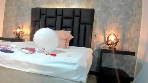 laura online show from February 14, 2:33 pm