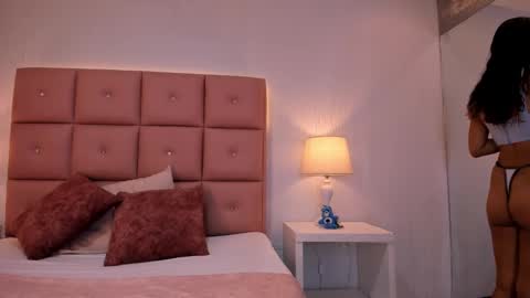 laura online show from March 8, 2:40 pm