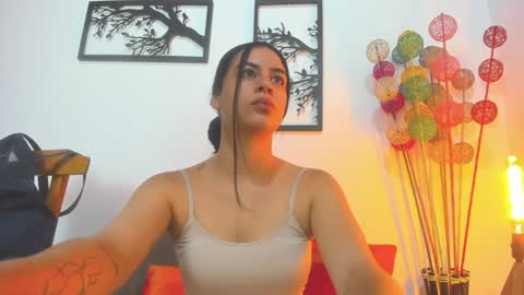 LAURA SOE online show from January 16, 1:04 pm