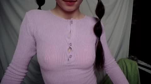 Snapshot of lauradre_ chatting on February 11, 8:48 am Laura online show from February 11, 8:48 am
