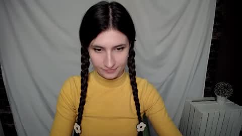 Snapshot of lauradre_ chatting on February 16, 8:43 am Laura online show from February 16, 8:43 am