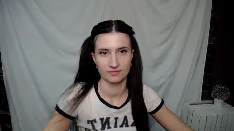 Snapshot of lauradre_ chatting on February 17, 11:44 am Laura online show from February 17, 11:44 am