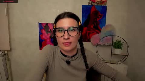 Snapshot of lauradre_ chatting on October 26, 9:37 am Laura online show from October 26, 9:37 am
