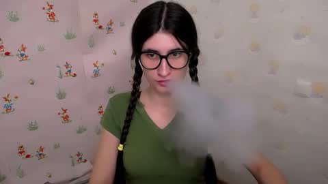 Snapshot of lauradre_ chatting on December 4, 1:42 pm Laura online show from December 4, 1:42 pm