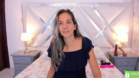 Laura online show from December 2, 6:09 am