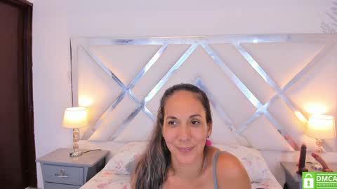 Laura online show from December 2, 3:25 pm