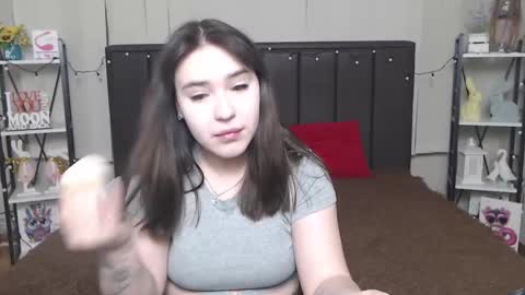 Snapshot of laurahlot chatting on February 2, 6:42 pm LauraHlot online show from February 2, 6:42 pm