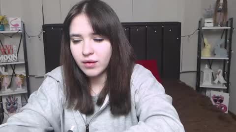 Snapshot of laurahlot chatting on February 3, 12:47 am LauraHlot online show from February 3, 12:47 am