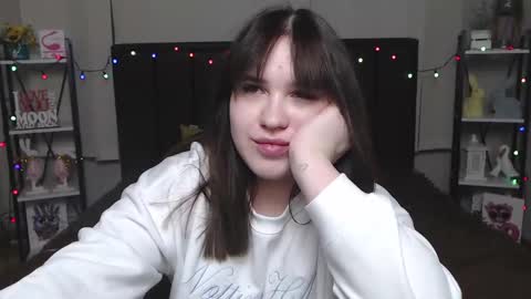 Snapshot of laurahlot chatting on February 9, 12:28 am LauraHlot online show from February 9, 12:28 am