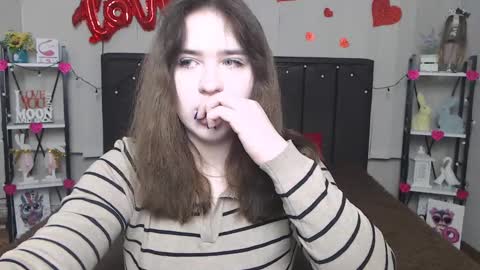 Snapshot of laurahlot chatting on February 19, 6:10 pm LauraHlot online show from February 19, 6:10 pm