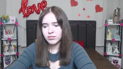 Snapshot of laurahlot chatting on February 23, 12:30 am LauraHlot online show from February 23, 12:30 am