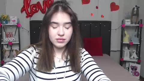 Snapshot of laurahlot chatting on March 8, 6:43 am LauraHlot online show from March 8, 6:43 am