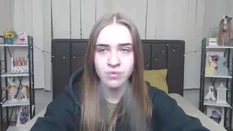 Snapshot of laurahlot chatting on October 12, 5:50 am LauraHlot online show from October 12, 5:50 am