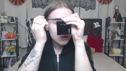 Snapshot of laurahlot chatting on October 23, 5:44 pm LauraHlot online show from October 23, 5:44 pm