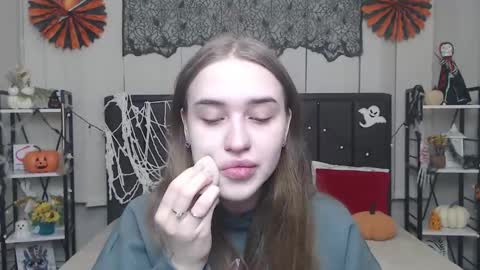 Snapshot of laurahlot chatting on November 2, 6:27 am LauraHlot online show from November 2, 6:27 am