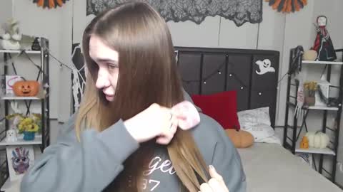 Snapshot of laurahlot chatting on November 15, 7:10 pm LauraHlot online show from November 15, 7:10 pm