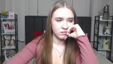 Snapshot of laurahlot chatting on December 4, 7:11 pm LauraHlot online show from December 4, 7:11 pm