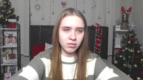 Snapshot of laurahlot chatting on December 16, 6:29 am LauraHlot online show from December 16, 6:29 am