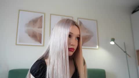 Laura online show from September 18, 8:49 am