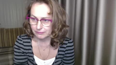 Lauraoven1 online show from December 20, 3:10 pm