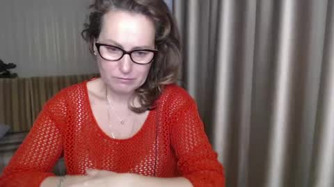 Lauraoven1 online show from January 23, 7:00 am