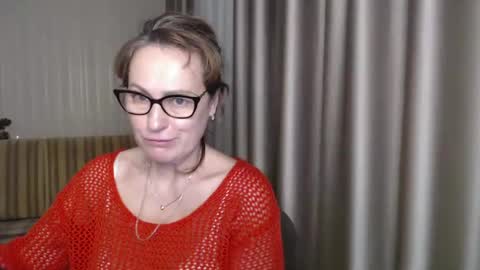 Lauraoven1 online show from February 10, 5:30 pm