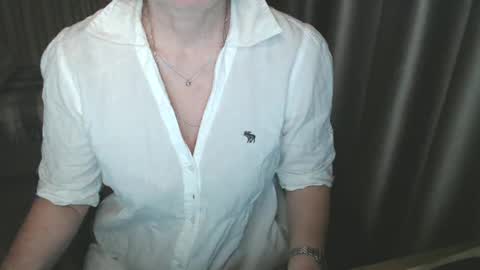 Lauraoven1 online show from March 4, 3:59 pm