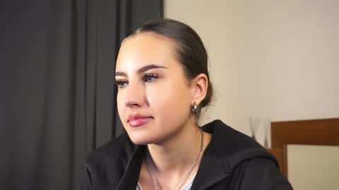 Monica online show from November 9, 7:28 am