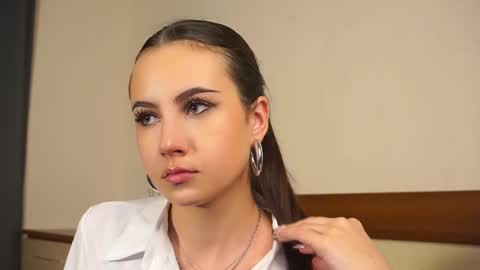 Monica online show from November 20, 11:10 am