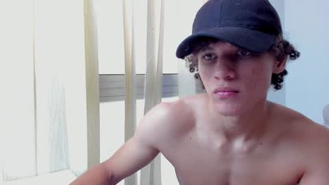 Laureent online show from December 27, 7:03 pm